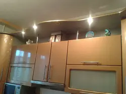 Ошхонаҳо бо соябон ва равшанӣ акс