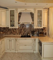 Corner kitchens with columns photo