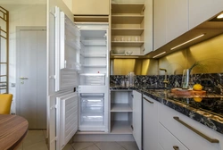 Kitchen design with non-built-in refrigerator