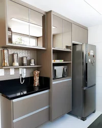 Kitchen design with non-built-in refrigerator