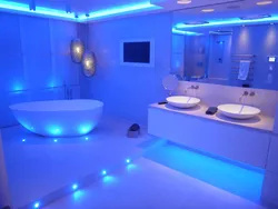 Жуынатын бөлмедегі жарықдиодты фото жолақ