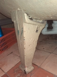 Cast iron bath legs photo