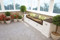 Loggia fotoşəkili üçün döşəmə plitələri