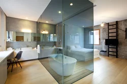 Glass in bathtub interiors