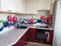 Қабырғадағы фотосуреттегі ас үй жеңі