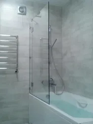 Glass bathroom partition photo